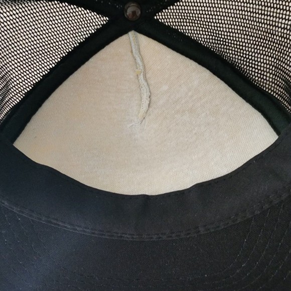 Trucker Hat Black Softspray Logo - Picture 5 of 6